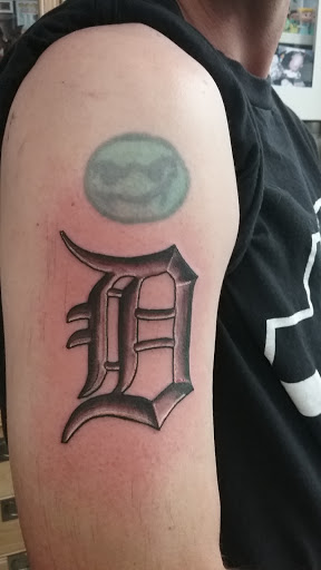 Tattoo Shop «Lost & Found Tattoo Co.», reviews and photos, 1828 E Michigan Ave, Ypsilanti, MI 48198, USA