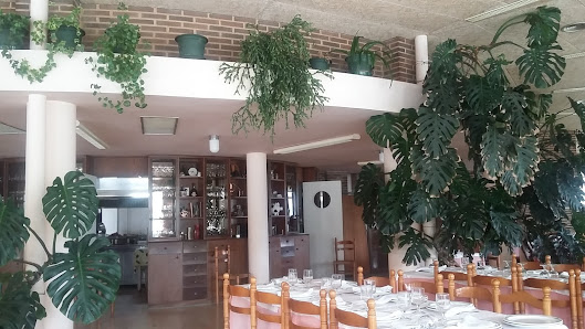 Hostal Restaurante La Charola Carretera N-VI, Km 406, 24500 Villafranca del Bierzo, León, España