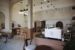 La Paz - Cafe' image