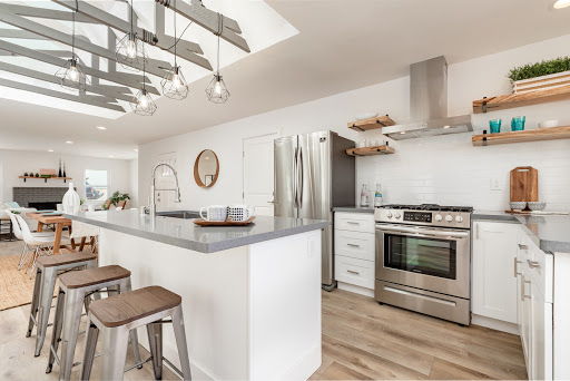 Rochelle Mort Home Staging and Interiors image