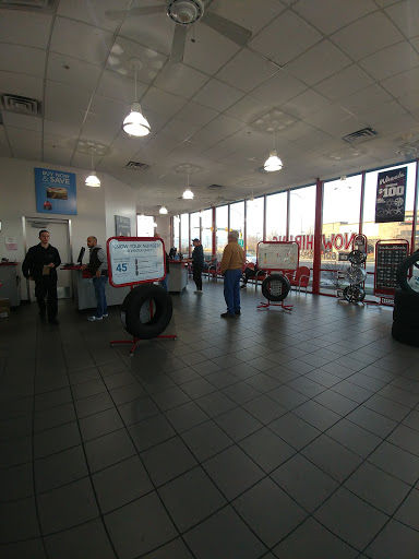 Tire Shop «Discount Tire Store - Draper, UT», reviews and photos, 89 E 12450 S, Draper, UT 84020, USA