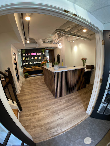 Beauty Salon «Oscar Giovanni Salon and Spa», reviews and photos, 29 S Main St, Chagrin Falls, OH 44022, USA