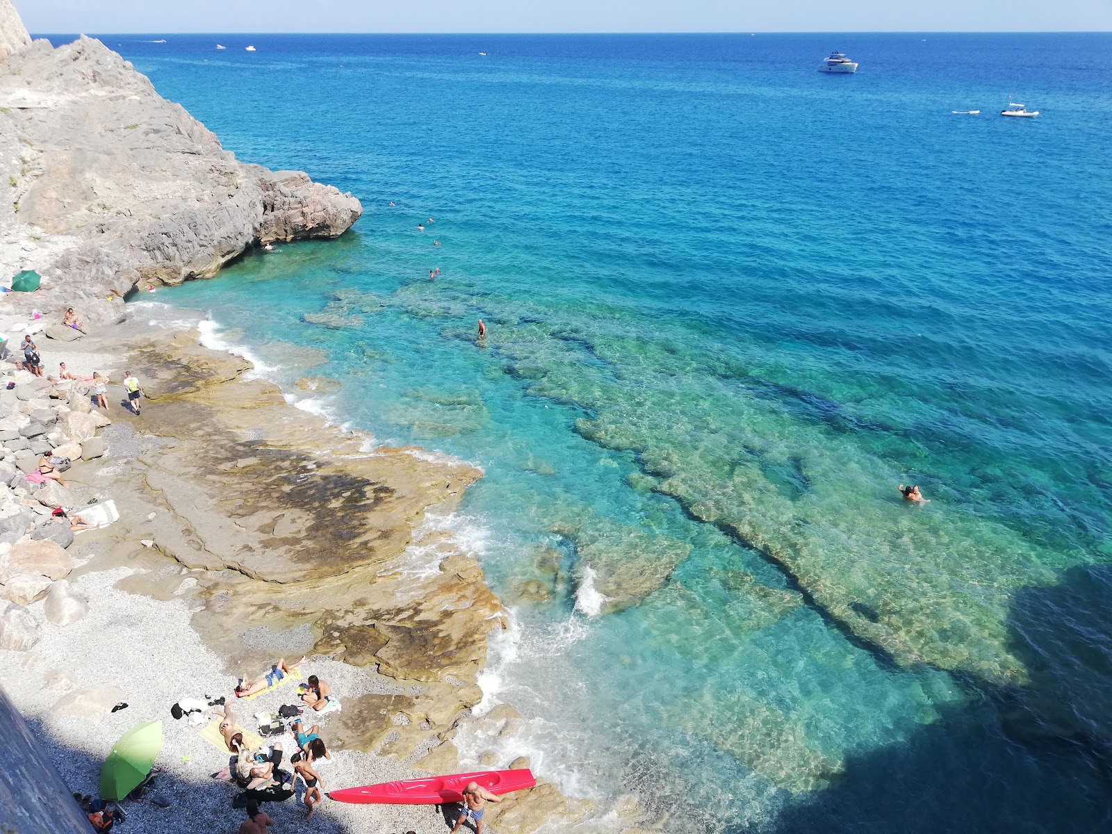 Φωτογραφία του Tueste Beach με επίπεδο καθαριότητας πολύ καθαρό