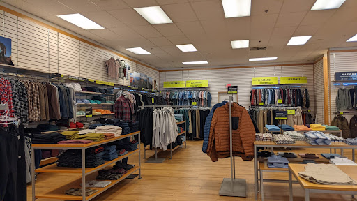 Clothing Store «Eddie Bauer Outlet», reviews and photos, 230 Outlet Village Blvd, Lebanon, TN 37090, USA