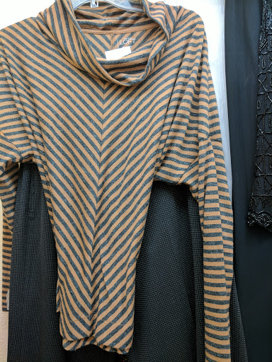 Thrift Store «Working Wardrobes Thrift Shop», reviews and photos, 803 W 19th St, Costa Mesa, CA 92627, USA