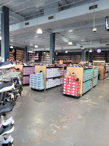 Shoe Store «SKECHERS Factory Outlet», reviews and photos, 8460 Gulf Fwy, Houston, TX 77017, USA