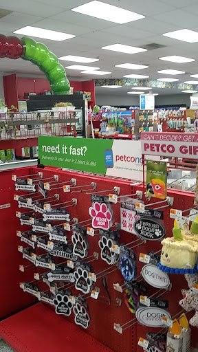 Pet Supply Store «Petco Animal Supplies», reviews and photos, 682 Broadway #1n, Saugus, MA 01906, USA