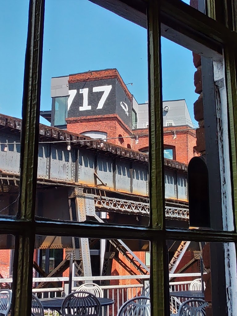 Bottoms Up Pizza 23223