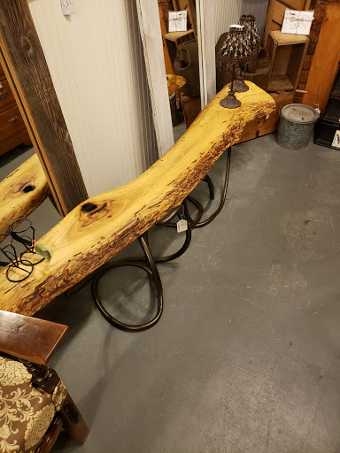 Antique Store «Logan Village Mall», reviews and photos, 977 Logan St, Noblesville, IN 46060, USA