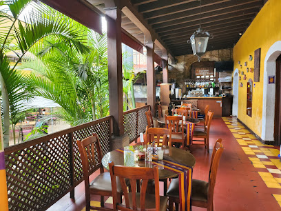 Del Arco Restaurant - 5a Avenida Norte #28, Antigua Guatemala 03001, Guatemala