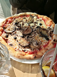 Pizza du Restaurant italien CAMAROSA à Villeneuve-la-Garenne - n°14