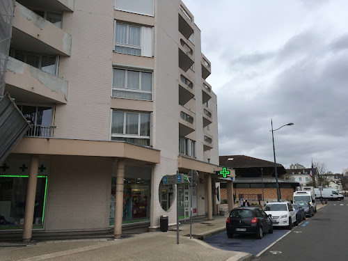 Pharmacie Pharmacie des Ecoles (Crt Pharma). Poissy