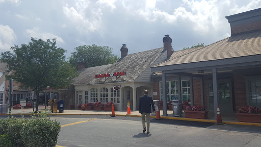 Liquor Store «Montgomery County Liquor & Wine - Potomac», reviews and photos, 10132 River Rd, Potomac, MD 20854, USA