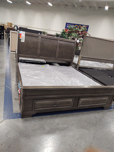 Outlet Store «Rooms To Go Outlet Furniture Store - Pearl River», reviews and photos, 63295 Old Military Rd, Pearl River, LA 70452, USA