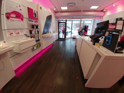 Cell Phone Store «T-Mobile», reviews and photos, 369 George St, New Brunswick, NJ 08901, USA
