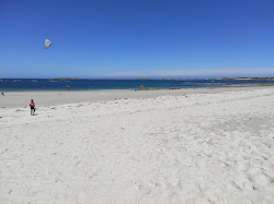 Photo de D'Erleac'h Beach avec un rivage spacieux