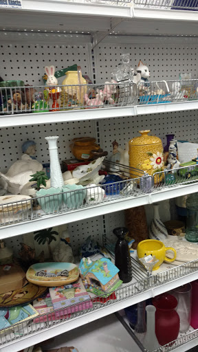 Thrift Store «Goodwill Brandon Superstore», reviews and photos, 1106 E Brandon Blvd, Brandon, FL 33511, USA