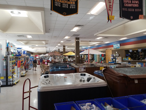 Store «Seasonal Specialty Stores», reviews and photos, 113 Washington St, Foxborough, MA 02035, USA