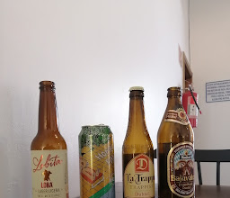 Cuatro Más Uno Gastro Pub photo