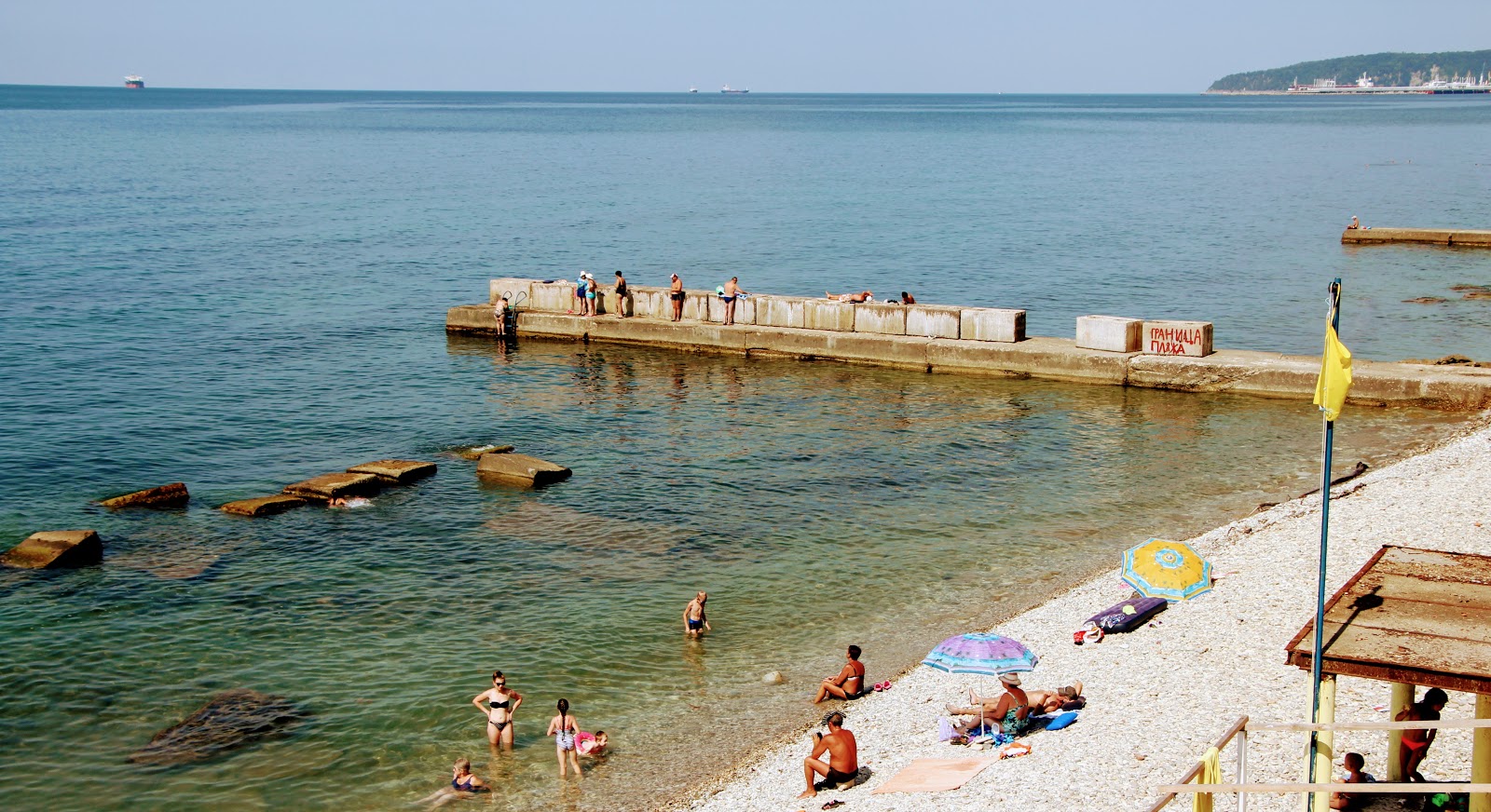 Foto di Gizel-Dere beach con una superficie del ciottoli grigi