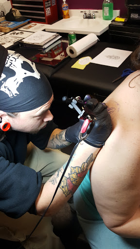 Tattoo Shop «Lost Soul Tattoo & Piercing», reviews and photos, 2609 Wilmington Pike, Dayton, OH 45419, USA