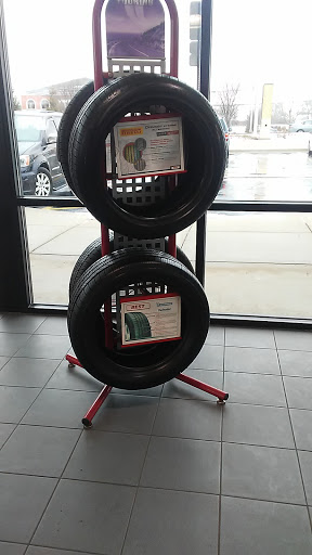 Tire Shop «Discount Tire Store - Algonquin, IL», reviews and photos, 2341 W Algonquin Rd, Algonquin, IL 60102, USA