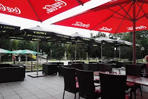 Hugo Parkcafé & Bar image