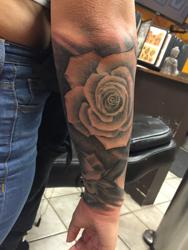Tattoo Shop «Unbreakable Tattoo Studio», reviews and photos, 615 E Lohman Ave, Las Cruces, NM 88001, USA