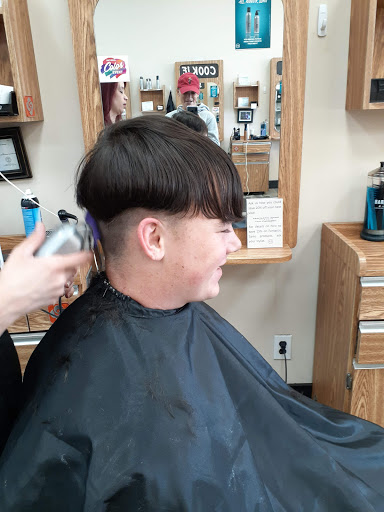 Hair Salon «Fantastic Sams Cut & Color», reviews and photos, 1023 Mineral Wells Ave, Paris, TN 38242, USA