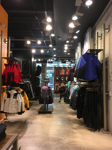 Clothing Store «The North Face», reviews and photos, 139 Wooster St, New York, NY 10012, USA
