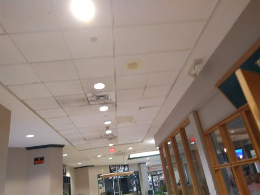 Shopping Mall «Museum Place Mall», reviews and photos, 1 Church St, Salem, MA 01970, USA