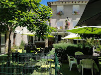 Atmosphère du Restaurant Le Lion d Or à St Geniez d'Olt et d'Aubrac - n°14