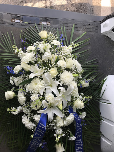 Florist «Everest Florist and Gifts Sacramento», reviews and photos, 7137 Walerga Rd, Sacramento, CA 95842, USA