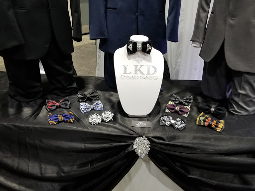 Bridal Shop «Divas Closet Bridal Boutique», reviews and photos, 1034 Merriam Ln, Kansas City, KS 66103, USA