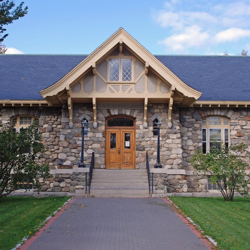 Carver Memorial Library