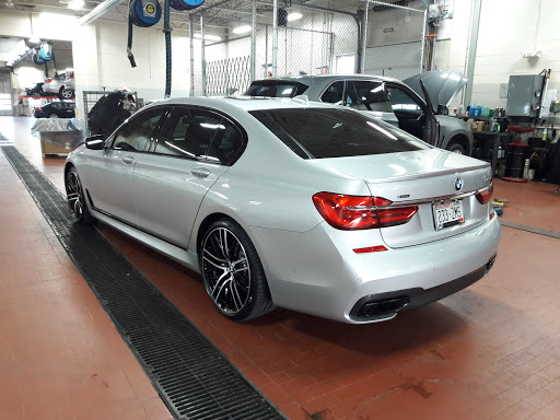 BMW Dealer «BMW of Milwaukee North», reviews and photos, 5990 N Green Bay Ave, Glendale, WI 53209, USA