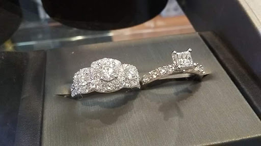 Pawn Shop «Newport Pawn Shop», reviews and photos, 224 SW Coast Hwy, Newport, OR 97365, USA