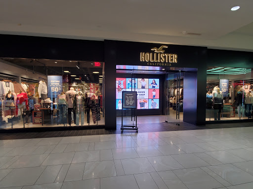 Clothing Store «Hollister Co.», reviews and photos, 3393 Peachtree Rd, Atlanta, GA 30326, USA