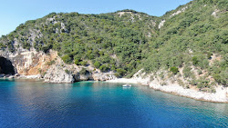 Photo de Filozici beach avec petite baie