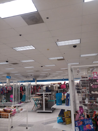 Clothing Store «Ross Dress for Less», reviews and photos, 1023 Edwards Ferry Rd NE, Leesburg, VA 20176, USA