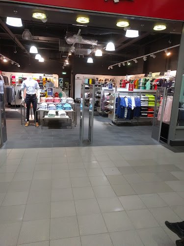 Reviews of Lacoste in Swindon - Clothing store