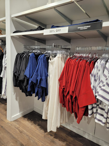 Clothing Store «Banana Republic», reviews and photos, 454 Evergreen Ct, Central Valley, NY 10917, USA