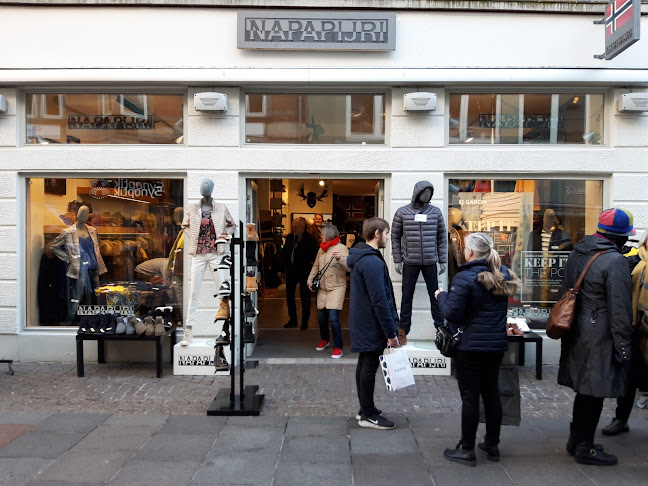 Anmeldelser af Napapijri Aalborg i Aalborg - Tøjbutik
