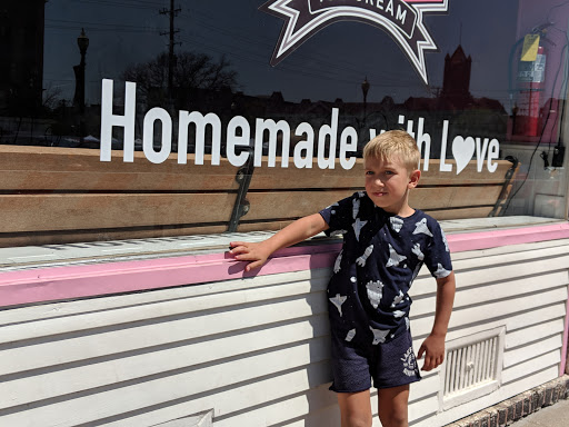 Toy Store «MOORE Toys & Gadgets», reviews and photos, 107 E Front St, Wheaton, IL 60187, USA