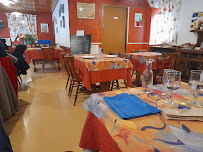 Atmosphère du Restaurant Auberge de la Hutte : à Laveissière - n°1