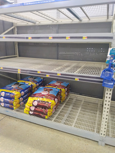 Department Store «Walmart Supercenter», reviews and photos, 2151 W Oaklawn Rd, Pleasanton, TX 78064, USA