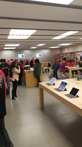 Computer Store «Apple Southlake Town Square», reviews and photos, 260 Grand Ave, Southlake, TX 76092, USA