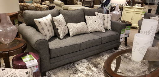 Furniture Store «Art Van Furniture - Howell», reviews and photos, 4101 E Grand River Ave, Howell, MI 48843, USA