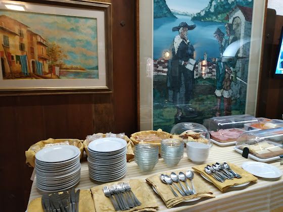 Plats et boissons hôtels Don Abbondio 23900 Lecco