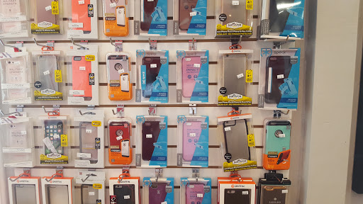 Electronics Repair Shop «uBreakiFix», reviews and photos, 7204 SW 59th Ave, South Miami, FL 33143, USA